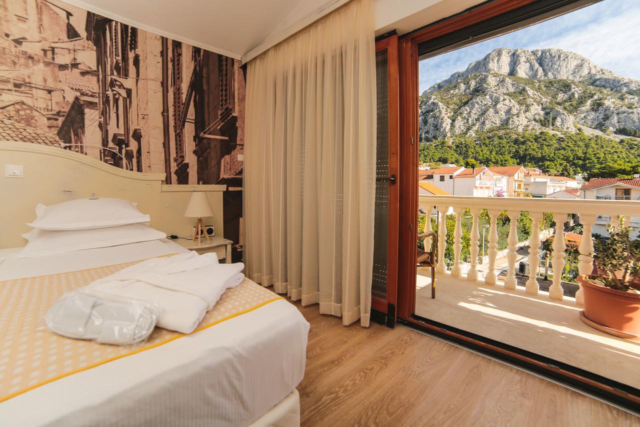 Superior Suite mit Balkon und seitlichem Meerblick